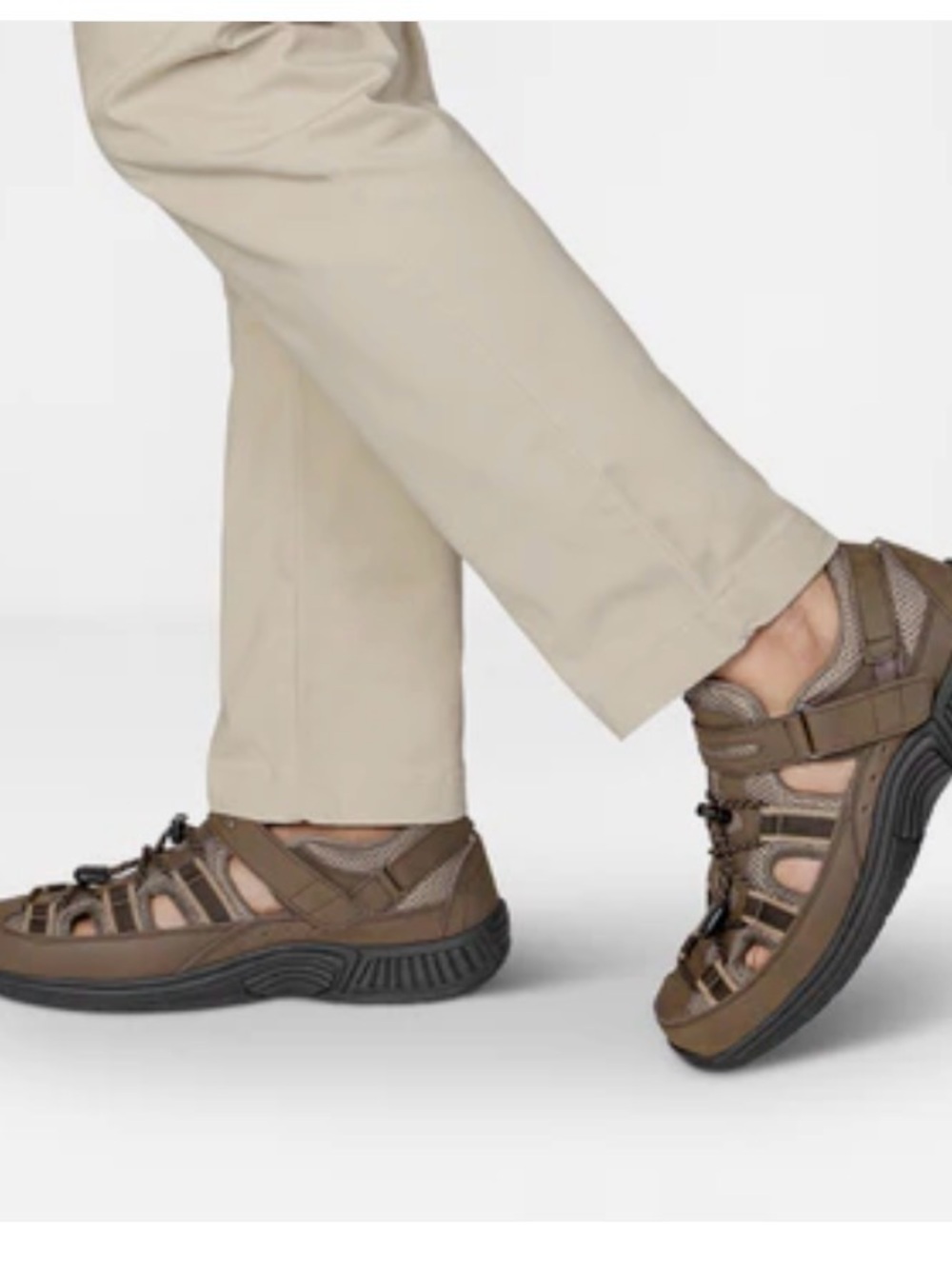 Orthofeet men’s Clearwater sandals featuring adjustable hook-and-loop strap